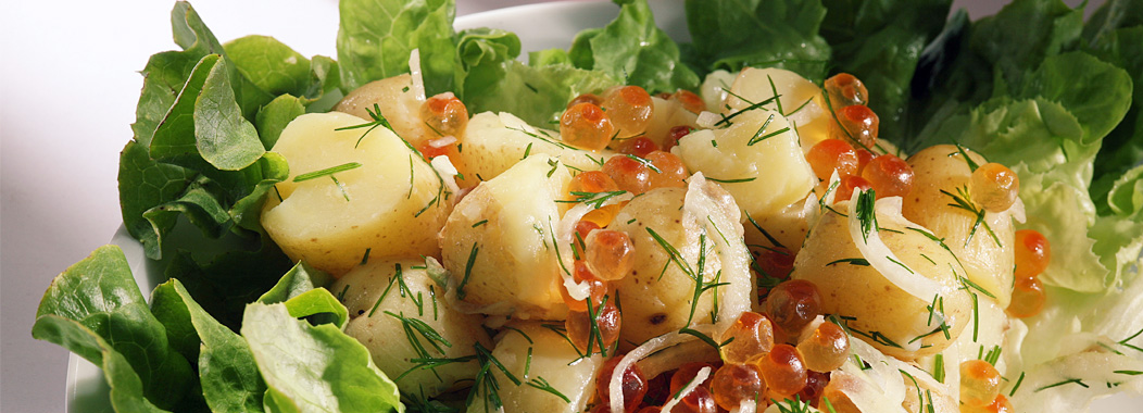 Салат из молодого картофеля с икрой